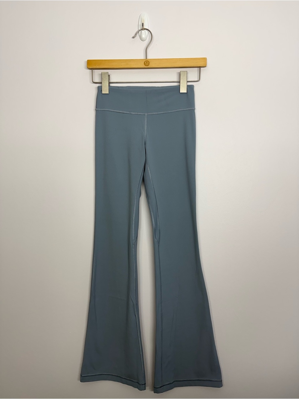 6: Lululemon Align Low-Rise Flared Pant 32" Chambray Size 2 Blue
